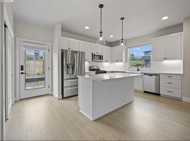 Foto del edificio - 12921 SE Creekside Terrace
