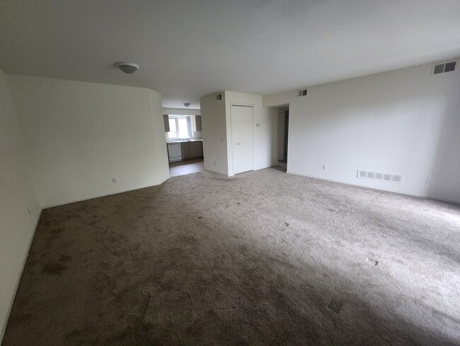 Building Photo - Liberty Woods