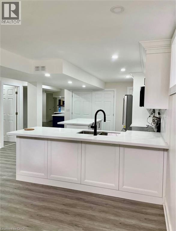 Building Photo - 401 OLD MUD St