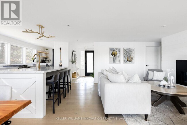 Building Photo - 2872 Muskoka District Road 118 West