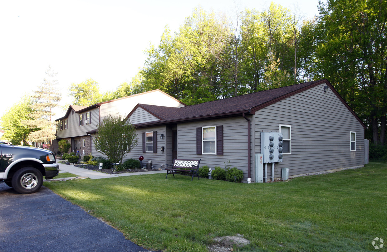 Primary Photo - Westchester Executive Apts.