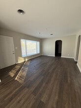 Building Photo - 336 Smith St