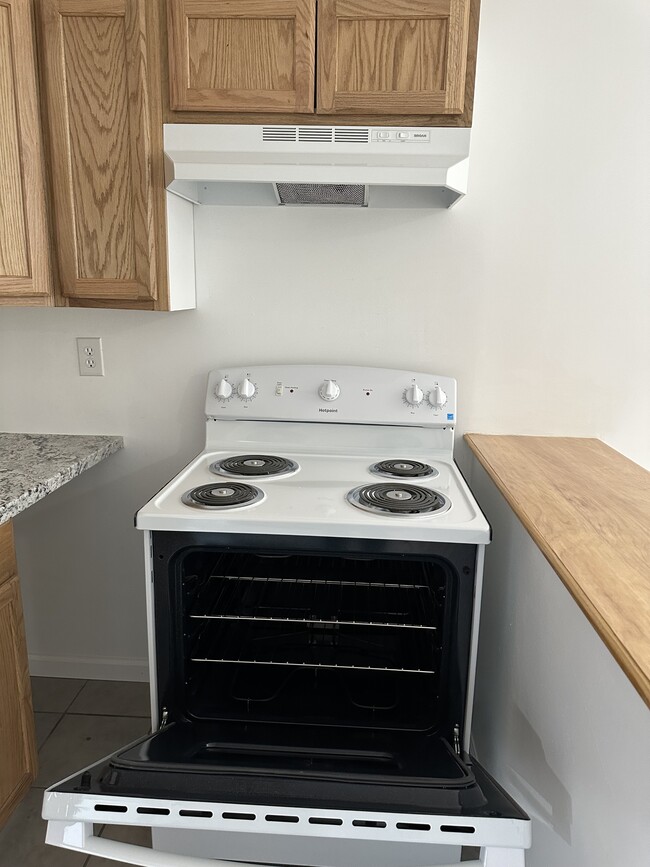 Building Photo - 182 E Market St