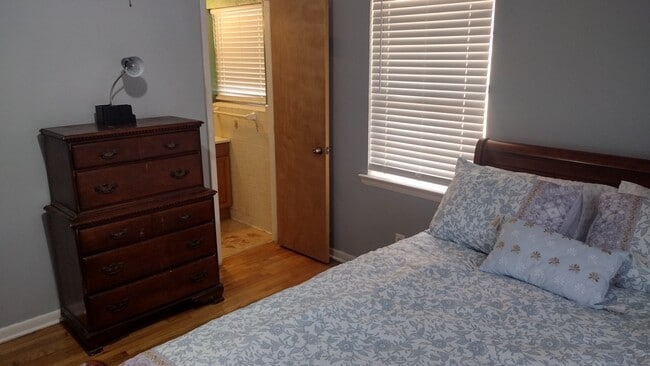 Photo - 335 Royal Ave House