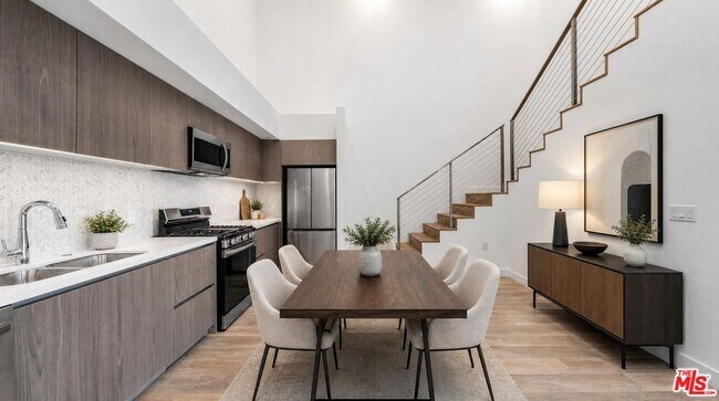 Foto del edificio - 5153 W Maplewood Ave