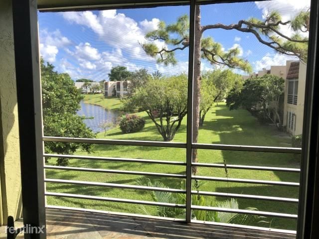 Building Photo - 2 br, 2 bath Condo - 829 Camino Rd # 207-C