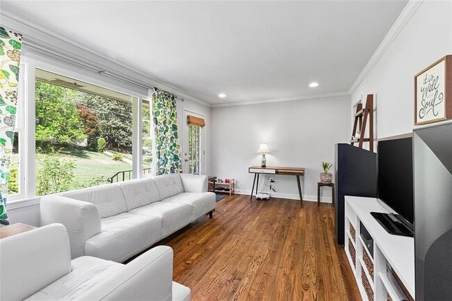 Building Photo - 1143 Willivee Dr