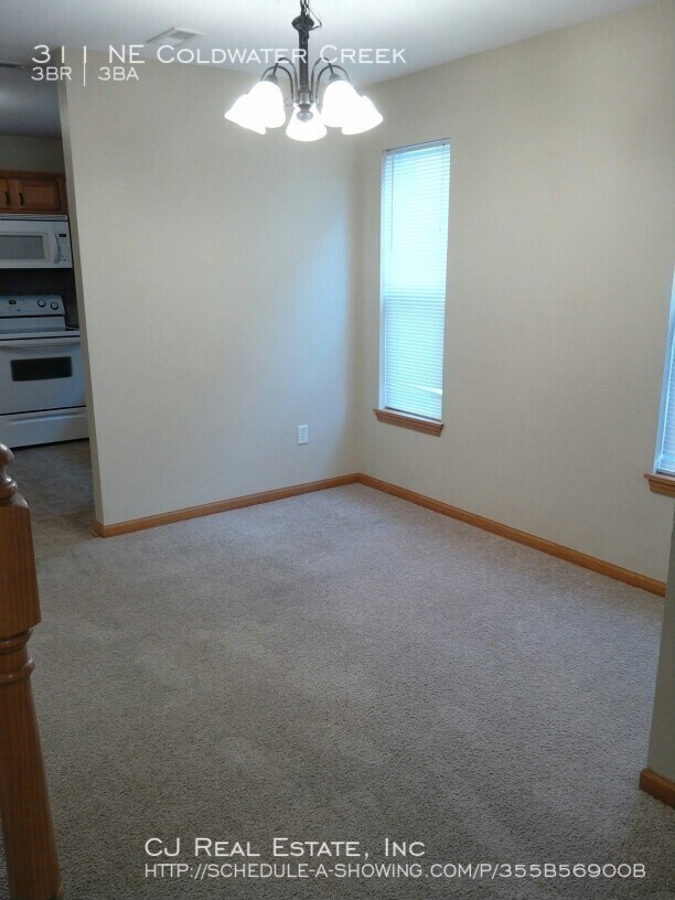 Foto del edificio - 311 NE Coldwater Creek Dr