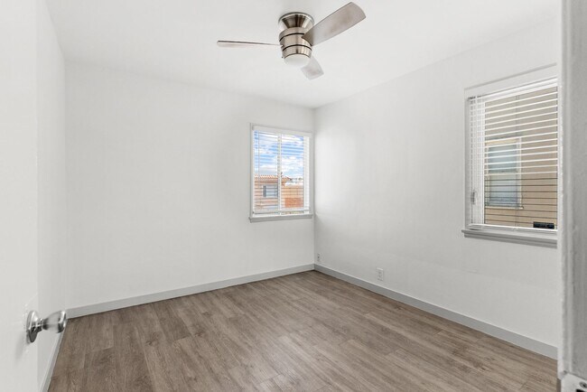 Foto del edificio - 727 Olive Ave