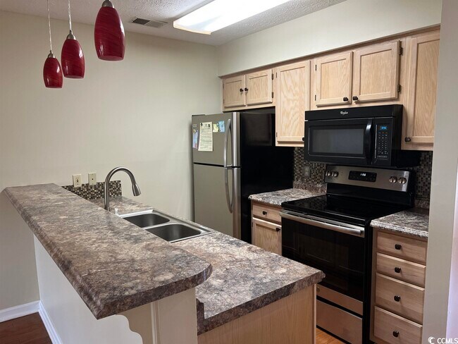 Foto del edificio - 4270 Pinehurst Cir