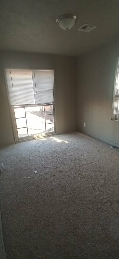 Building Photo - 1104 W Washington Ave