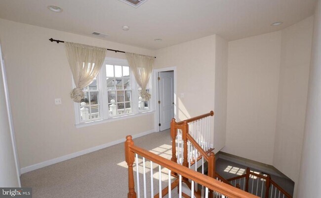 Building Photo - 10617 Bristow Station Dr