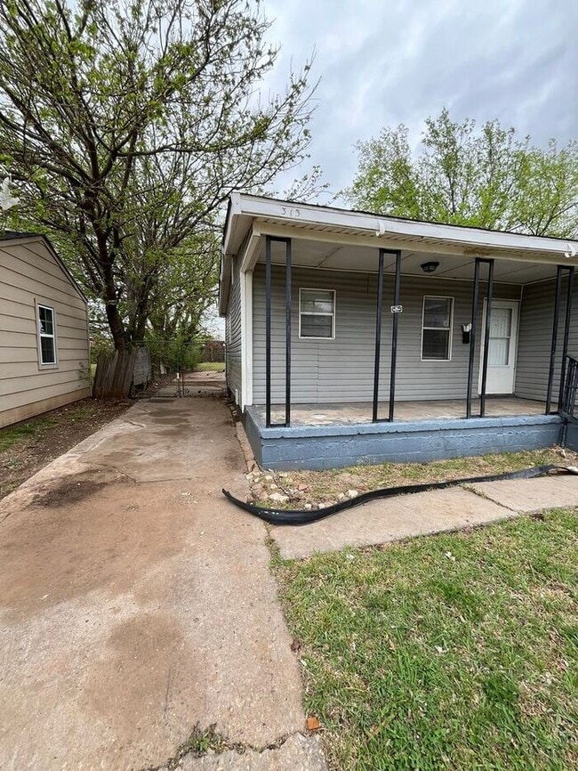 Building Photo - 2 Bed 1 Bath