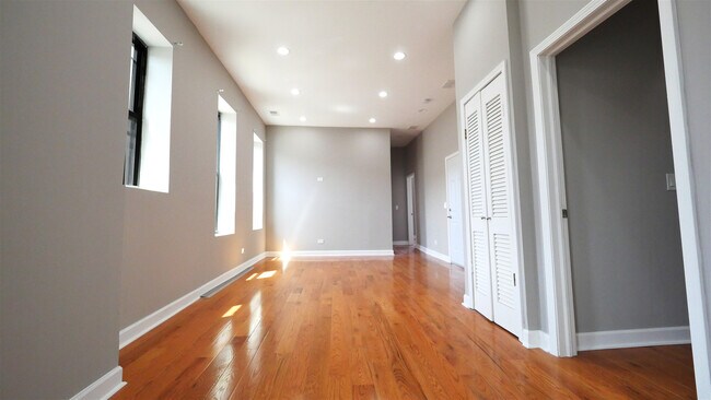 Building Photo - 2159 W Cermak Rd