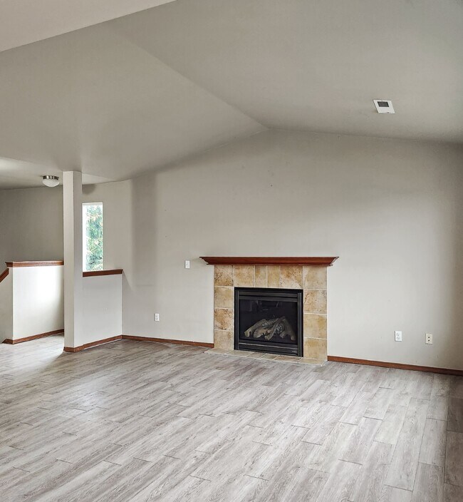 Building Photo - 199 Goldmyer Dr