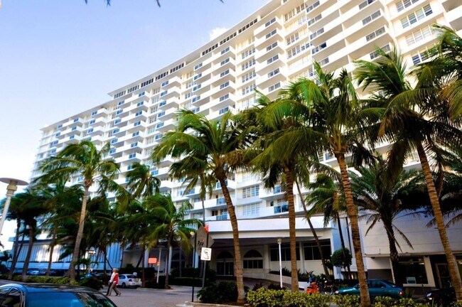 Foto del edificio - 100 Lincoln Rd