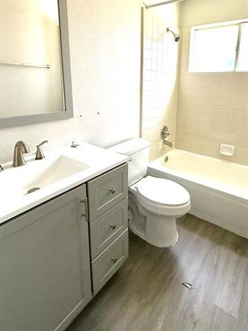 Foto del edificio - 6912 Hickory Creek