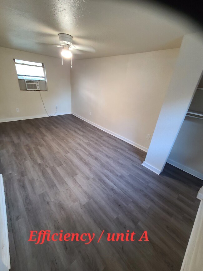 Building Photo - 1510 10th St W