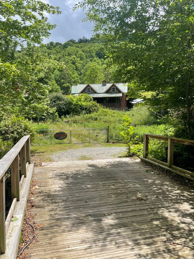 Primary Photo - 1265 Barnardsville Hwy