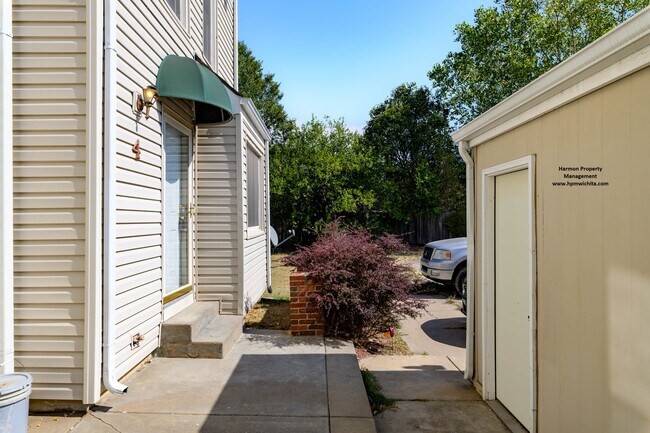 Building Photo - 9242 E Funston Ct