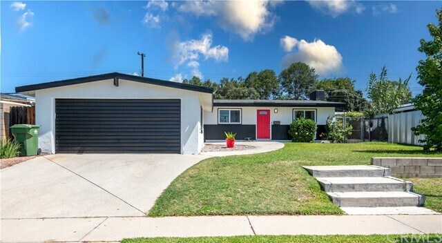 Foto principal - 19065 E Linfield St
