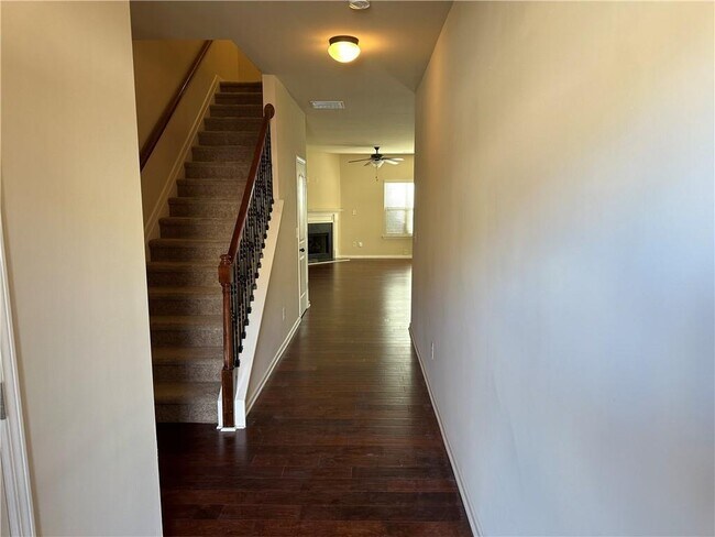 Building Photo - 2719 Morgan Glen Rd NE