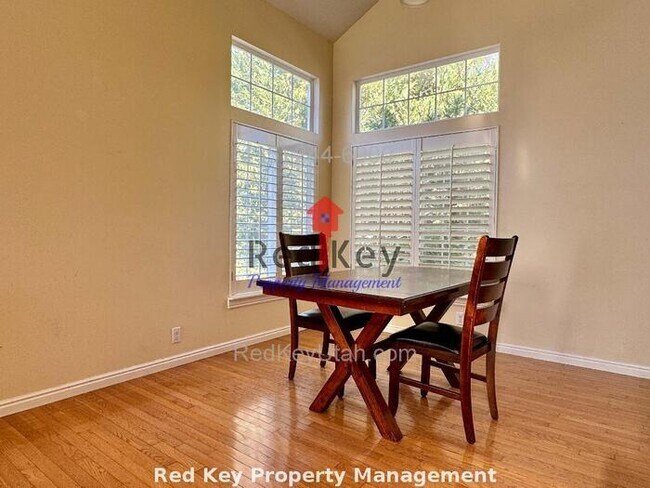 Foto del edificio - Lakeview Dr. Single Family Home