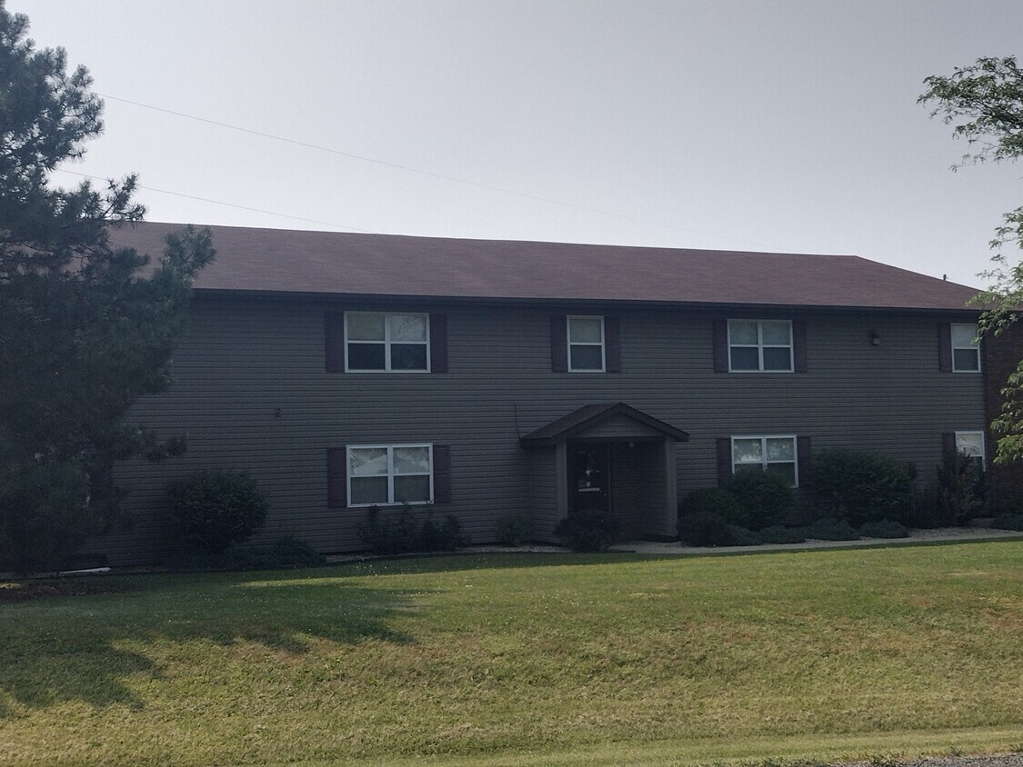 1263 S Kaskaskia St Unit 7, Nashville, IL 62263 Apartments in