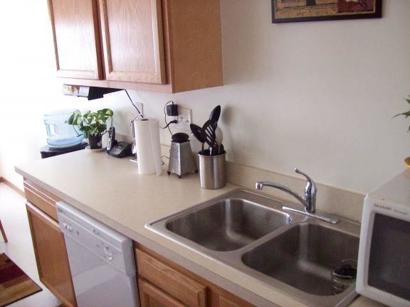 Building Photo - 4 bedroom in Detroit MI 48223