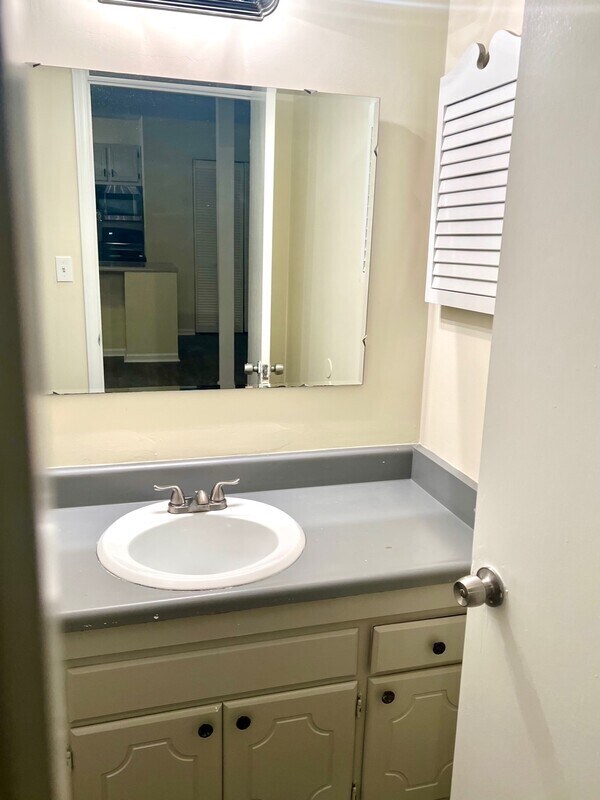 Foto del edificio - 1418 Riverview Rd