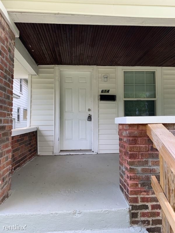 Primary Photo - 2 br, 1 bath Apartment - 614 N Riley Ave