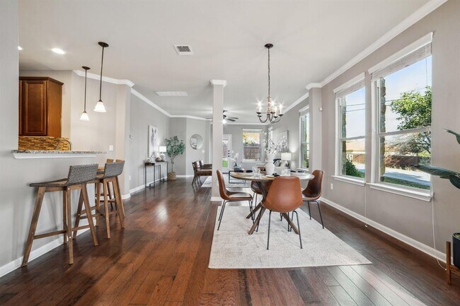 Foto del edificio - 400 Hummingbird Ln