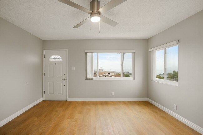 Building Photo - 740 W 27th St