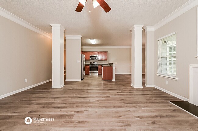 Building Photo - 520 Hansen Dr