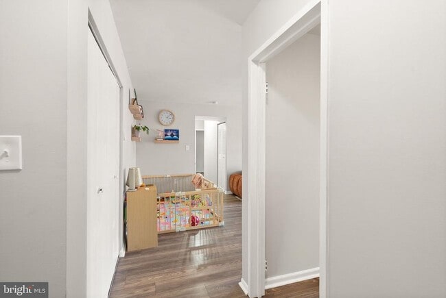 Building Photo - 9728 Kingsbridge Dr