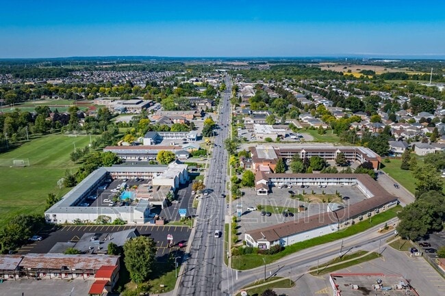 Building Photo - 7800 Lundy's Ln