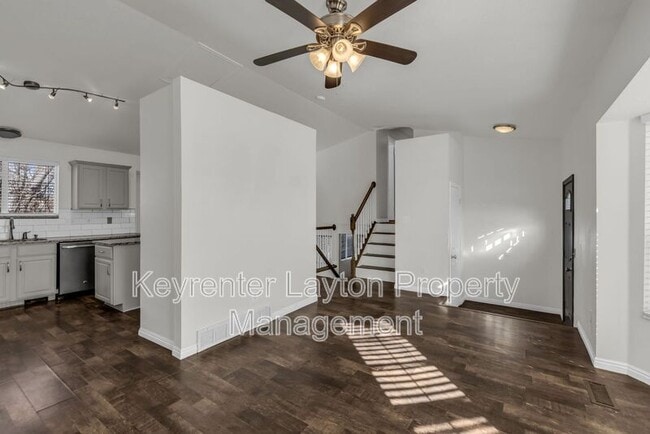 Foto del edificio - 1215 Sandi Dr