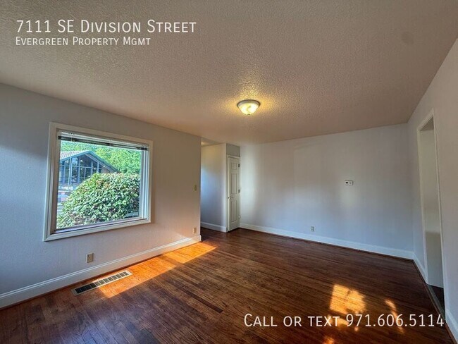 Foto del edificio - 7111 SE Division St
