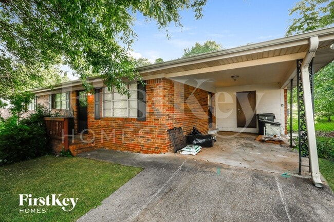 Building Photo - 5562 Hood St