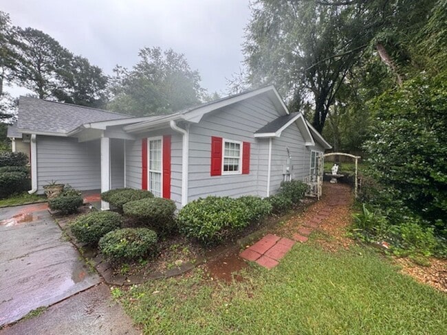 Building Photo - 102 Ridgefield Dr
