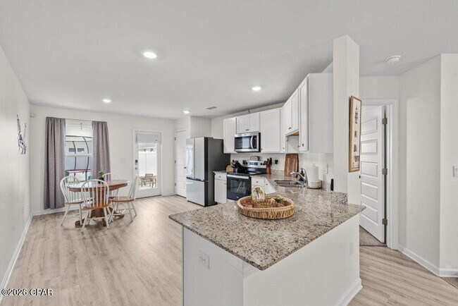 Foto del edificio - 6587 Kettles St