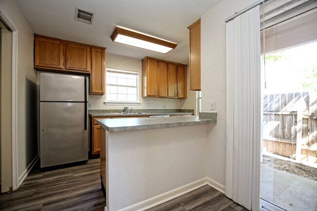 Foto del edificio - 101 S Mockingbird Cir