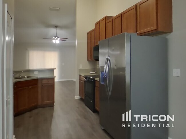 Foto del edificio - 6781 Southern Oaks Dr