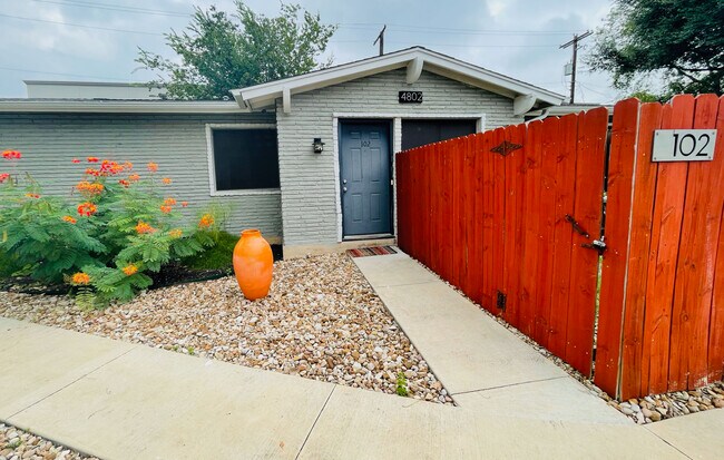 Building Photo - 4802 W Wind Trl