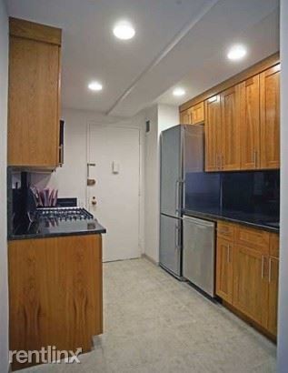 Building Photo - 101 W 55th St
