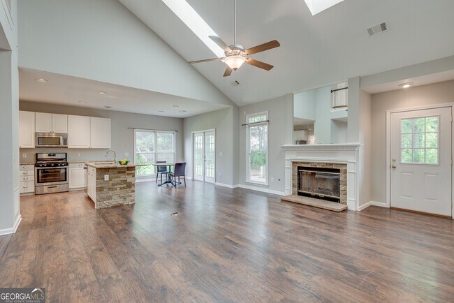Foto del edificio - 6515 Fairgreen Dr