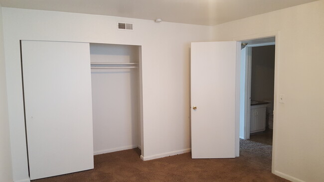 Building Photo - All Season Villas