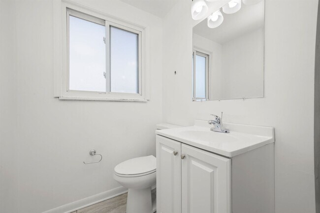 Foto del edificio - 17007 Oakwood Ave