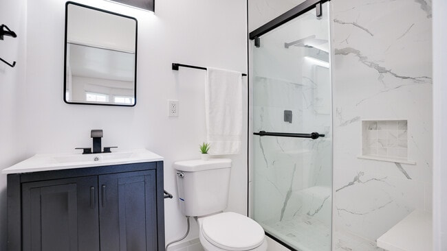 Building Photo - 3936 S Victoria Ave