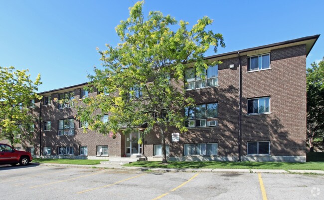 Photo principale - 1420-1422 Ritson Rd S